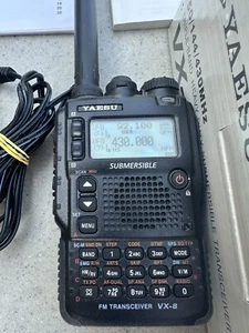 Yaesu VX-8DR Ręczny nadajnik-odbiornik 50/144/430 MHz - Zdjęcie 1 z 12