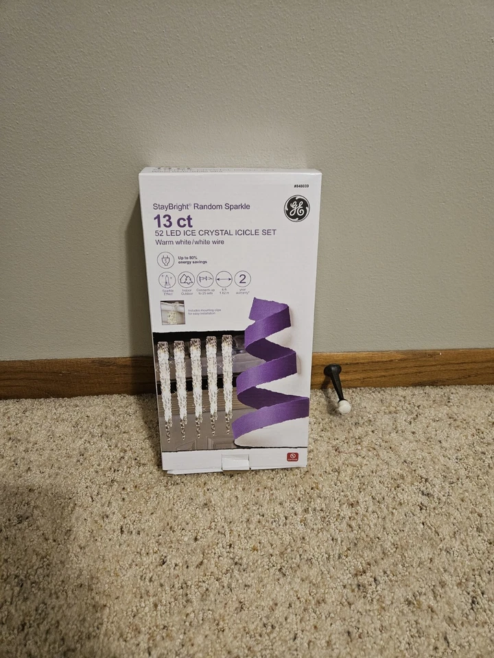 GE StayBright 52 Sparkling White LED Ice Crystal Icicle Light Set - 72610
