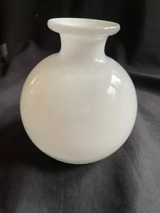 Kastrup Holmegaard white Cased Glass Vase by Per Lutken - Picture 1 of 8
