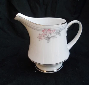 Noritake TARKINGTON Milchkännchen. 1/2 Pint Fassungsvermögen - Bild 1 von 2