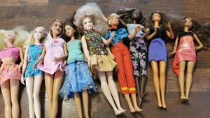 Vintage Barbie verschiedene blonde, braune Haare/blaue Augen/Ohrringe - Bild 1 von 55
