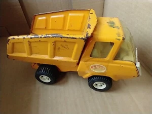 VINTAGE 1970'S TONKA SMALL PRESSED STEEL, DUMP TRUCK TOY TRUCK. 1 OWNER USED. - Picture 1 of 11