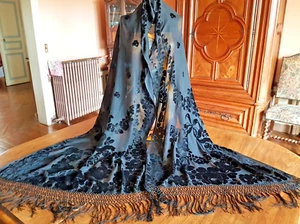 CHÂLE -1930/40 en soie à décors de fleurs de pivoines en velours- 240 cm x75 cm - Photo 1/9