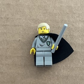 LEGO Harry Potter Minifigure Draco Malfoy Slytherin hp040 Retired Cape set 4709