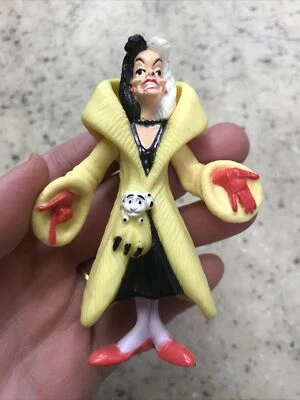 CRUELLA de Vil DISNEY 101 DÁLMATAS 3,7” FIGURA DE ACCIÓN JUGUETE DE PLÁSTICO - ¡Envío rápido! Foto 1 de 4