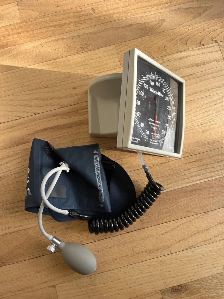 Welch Allyn Tycos血压成人袖口壁挂式 — 第 1/1 张图片
