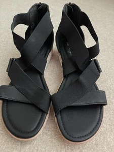Euro Soft by Sofft Strappy Slip On Zip Comfort Black Sandal Sz 8 - Picture 1 of 6