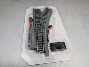 WalthersTrainline HO Scale Power-Loc Right Manual Turnout Switch Track - Picture 1 of 3