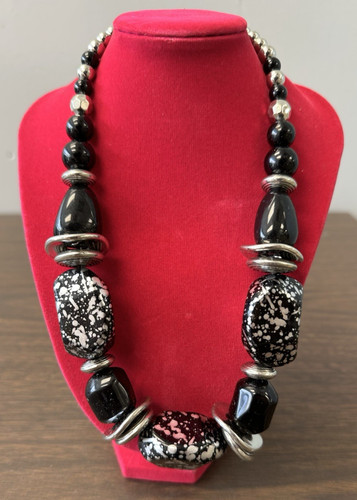 VETEMENTS Collana di perle grosse nere e argento forma libera lunghezza regolabile 19 22"