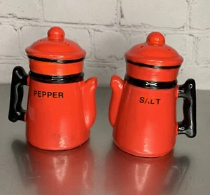 Vintage Red Coffee/Tea Pot Salt & Pepper Shakers Ceramic - Imagen 1 de 6