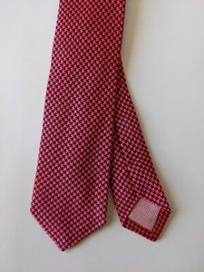Thomas Pink. Classic jacquard silk tie. Navy/ hot pink dogtooth - Picture 1 of 4