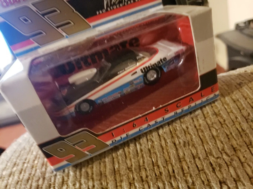 Racing Champions #93 Amoco 2001 Dodge Intrepid - Collectors Series 1:64 Diecast Car