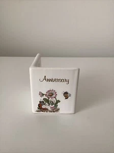Tarjeta de felicitación de aniversario vintage retro pequeña cerámica recuerdo - Imagen 1 de 7