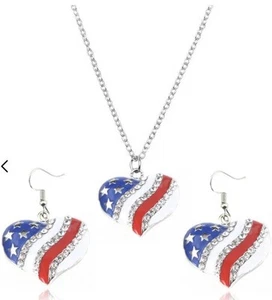 PATRIOTISCHE USA ROT WEISS BLAU FLAGGE HERZ EMAILLE STRASS OHRRING HALSKETTE SET - Bild 1 von 2