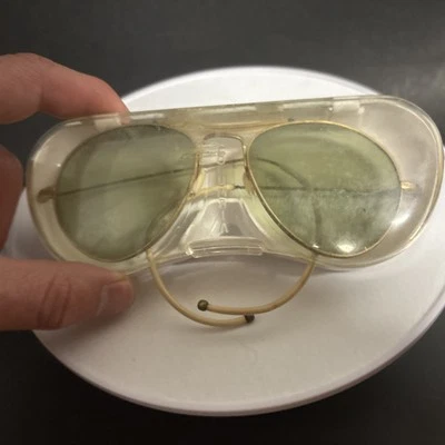 Vtg Columbia Sunglasses Gray Round Arms Wrap Around Frames Green Lens Avaitor - Image 1 of 4