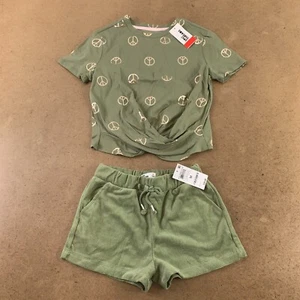 Epic Threads Girls Medium Gossamer Green Foil Peace Sign Tee & Terry Shorts NWT - Picture 1 of 9