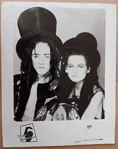 ORIGINAL PRESSEFOTO HAYSI FANTAYZEE - Bild 1 von 2