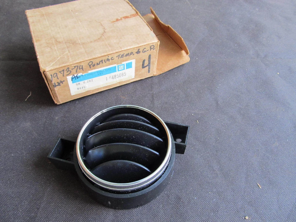Новый из старых запасов дефлектор воздуховода вентиляционная решетка с кондиционером 1973 1974 Pontiac Tempest Grand Prix 485085 - Изображение 1 из 4