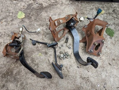 1982 83 84 1985 Toyota Supra Celica MA61 RA64 RA65 embrague interior pedales de freno Foto 1 de 4
