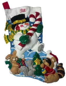 Bucilla Filz fertiger Weihnachtsstrumpf "Bill" Schneemann Spirit Zuckerstange 84594 - Bild 1 von 6