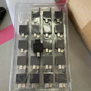 (20) Hasco Cart1c40dc24-s-d 110240030 W3221R Relays G10 - Picture 1 of 5