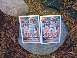 1991 Topps Fernando Valenzuela Error & Corrected Card - Bild 1 von 2