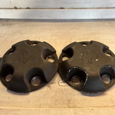 Tapa central de rueda de acero usada 5845973 para Dodge Ram 1500 2002-2012 negra Foto 1 de 4