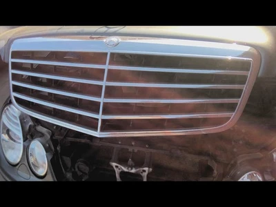 Used Upper Grille fits: 2008 Mercedes-benz Mercedes e-class 211 Type E320 upper - Image 1 of 4