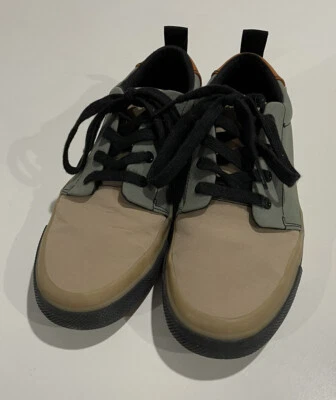 Zapatilla deportiva Toms Lenny niños jóvenes talla 5Y - ligeramente usada y limpia Foto 1 de 4