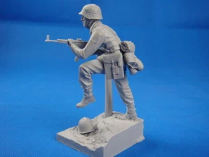 Resin Bausatz 096 1/16 120mm SS Unterscharführer, Ardennen 1944 - Bild 1 von 4