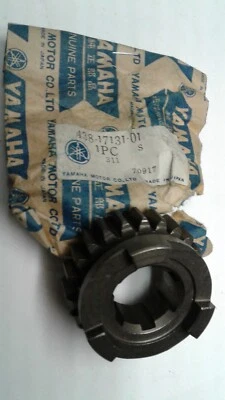 YAMAHA MX250 MX360 DT250 DT360 DT400 3ER PIÑÓN ENGRANAJE 438-17131-01-00 VINTAGE Foto 1 de 2
