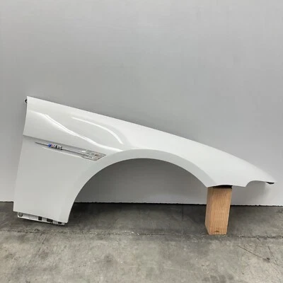 06-10 PANEL GUARDABARROS DELANTERO DERECHO PASAJERO BMW M6 E63 E64 BLANCO ALPINO OEM Foto 1 de 4