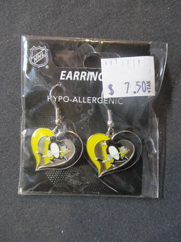 AMINCO Pittsburgh Penguins Black & Gold Heart Dangle Earrings Hypo-Allergenic Cover