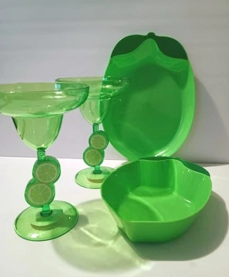 Комплект из 4. 2 пластиковых мексиканских зеленых стакана Margarita и 2 порции L - Изображение 1 из 3