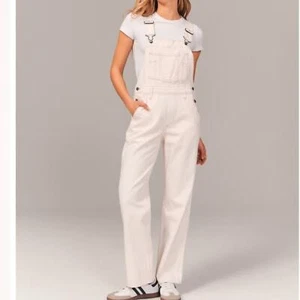 ABERCROMBIE & FITCH Drapey Rigid Cream Bib Overalls size large - Picture 1 of 7
