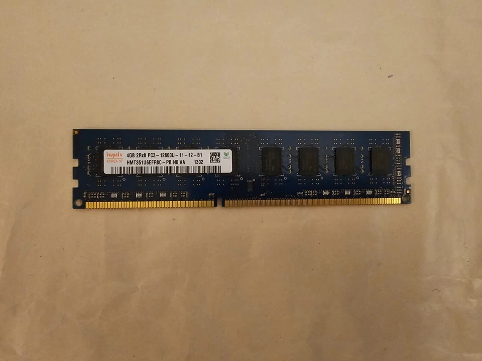 BARRETTE RAM Hynix  HMT351U6EFR8C-PB N0 AA 4GB PC3-12800U - Photo 1/1
