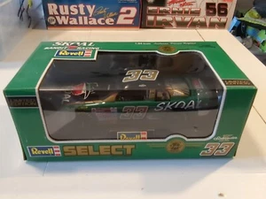 Revell Skoal Bandit Racing #33 Ken Schrader 1/64 Scale Limited Edition Clash Car - Picture 1 of 8