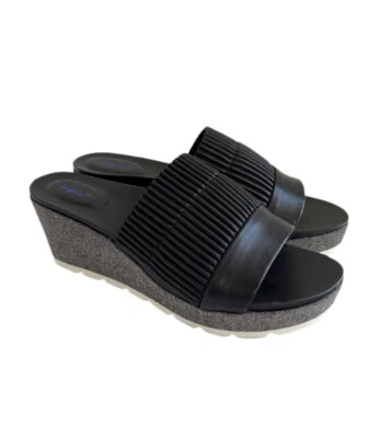 TAHARI GIGI Open Toe Casual Wedge Women's Sandals Size 9.5 M Black Leather EUC - Image 1 of 4