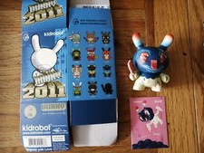 Kidrobot Dunny 2011 series Lightning Bolt figure by Travis Lampe with CARD