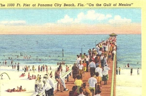 1940 Panama City, Fl. Swim Suits & Tourists On The Pier Looking Over Gulf - Picture 1 of 3
