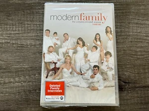 Modern Family: The Complete Second Season (DVD, 2011, 3-Disc Set) New Sealed - Picture 1 of 5