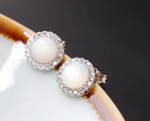 B06 Ohrringe Stecker Perlmutt weiß Kranz aus Zirkonia Sterling Silber 925 - Bild 1 von 12