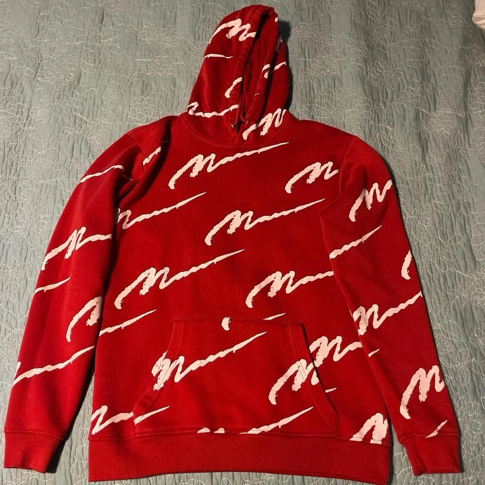 Sudadera con capucha Boohooman en buen estado, talla pequeña. Foto 1 de 3