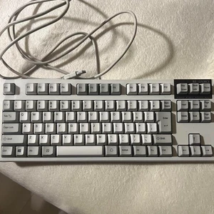 Topre REALFORCE R2 Tenkeyless Keyboard PFU Limited Edition Japanese Layout Ivory - Picture 1 of 6