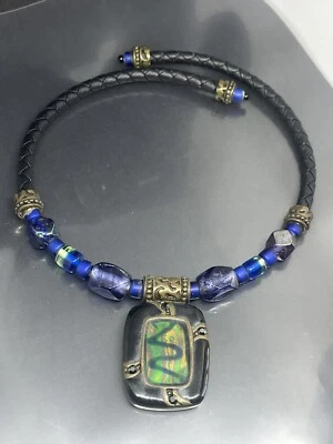 Colar pingente chocker azul preto contas esmaltadas vidro Lucite assinado vintage Chico's - Imagem 1 de 4