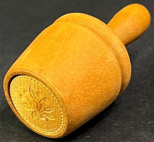 Vintage Miniature Wood Butter Mold 1" Leaf Floral Pattern Dotted Wooden Press - Picture 1 of 11
