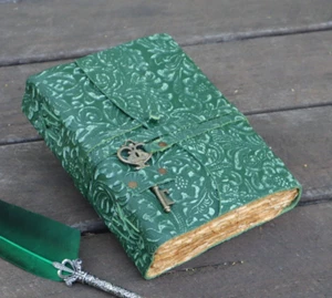 A5 Green key floral journal | 200 Vintage pages | Handmade leather notebook - Picture 1 of 3