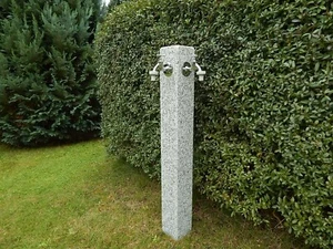 Wasserzapfsäule aus Granit mit 2 Außenwasserhähne Zapfstelle Palisade Stele NEU - Bild 1 von 7