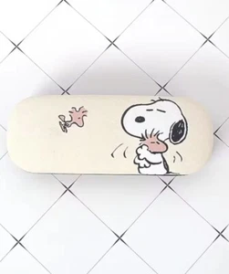 1 x Super Cute SNOOPY Hard Shell Glasses Case PEANUTS Spectacle Case - Picture 1 of 1