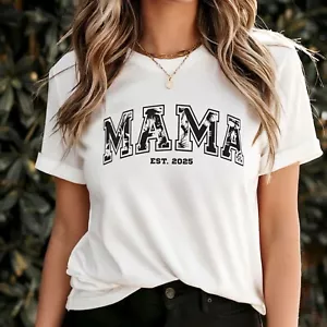 Personalisiertes Mama Shirt, Brautgeschenk, Shirt für Damen & Herren, Mama Forest - Bild 1 von 4